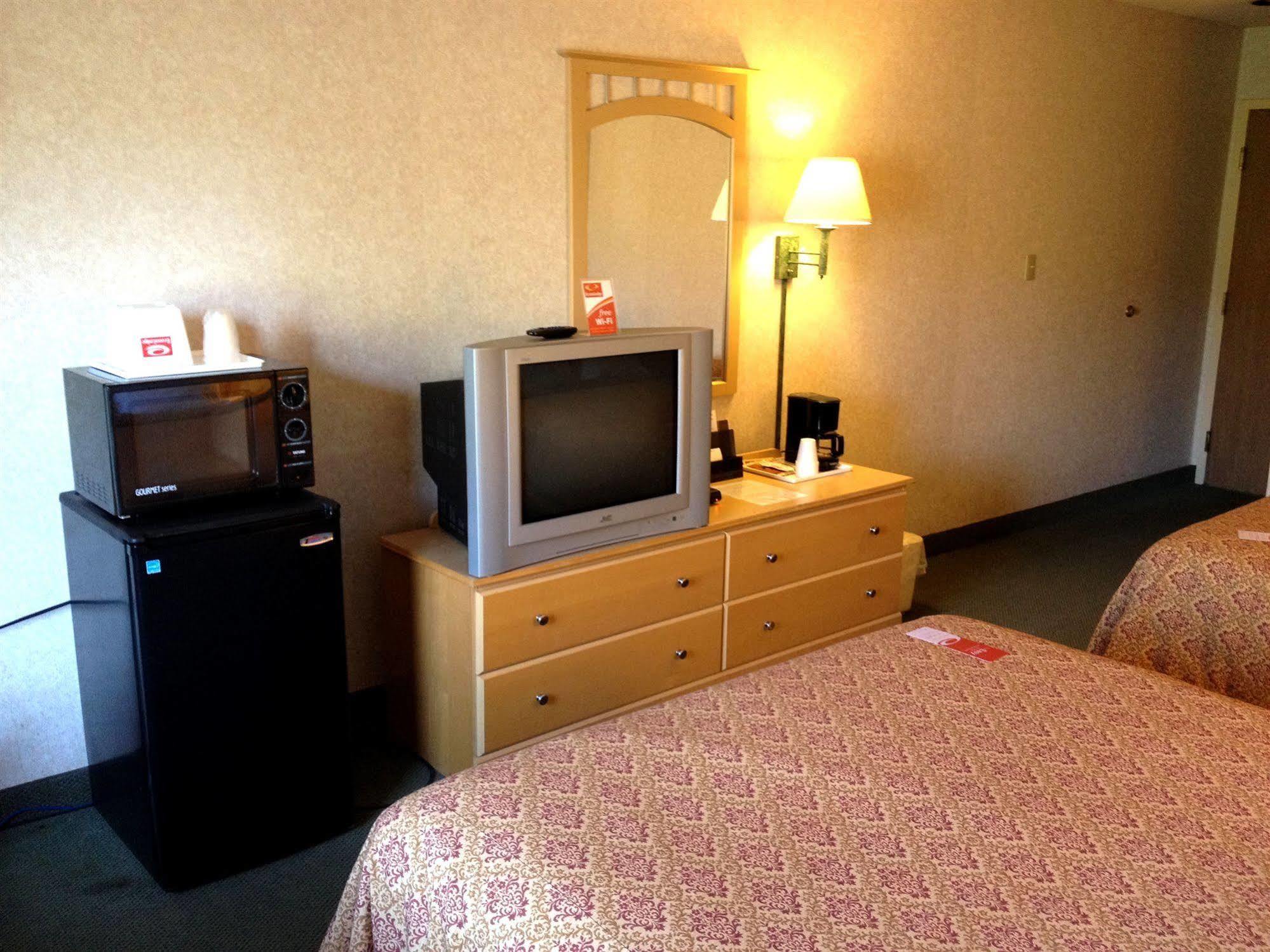 Econo Lodge Painted Post - Corning Екстер'єр фото