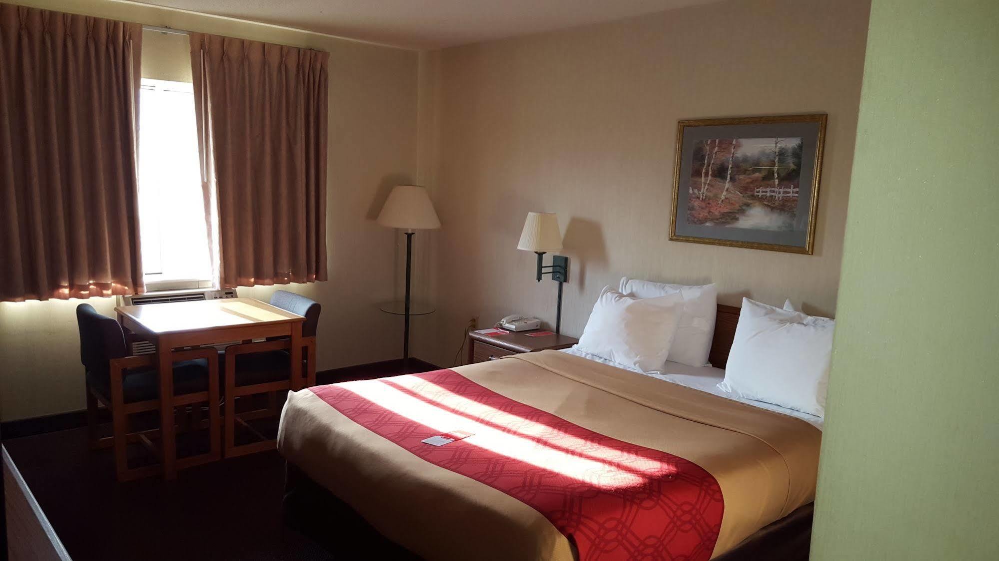 Econo Lodge Painted Post - Corning Екстер'єр фото